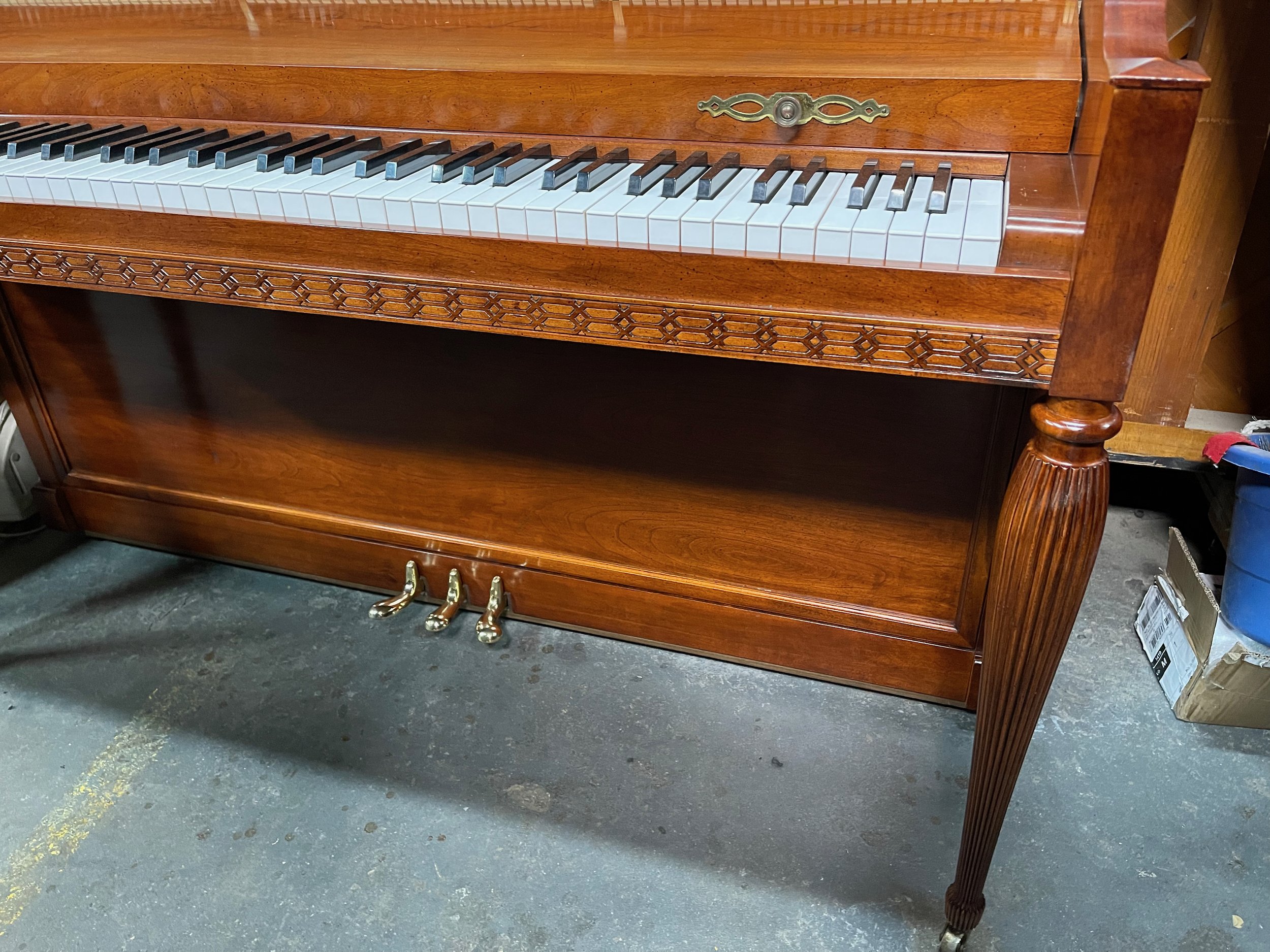 木製小型アンティークピアノ　アメリカ製 Brodwin NEWYORK 木製小型アンティークピアノ アメリカ製 Brodwin NEWYORK - メルカリ